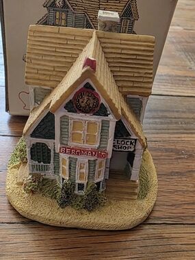 Liberty Falls Americana Miniature Village Piece AH104 Bergmans Clock Shop